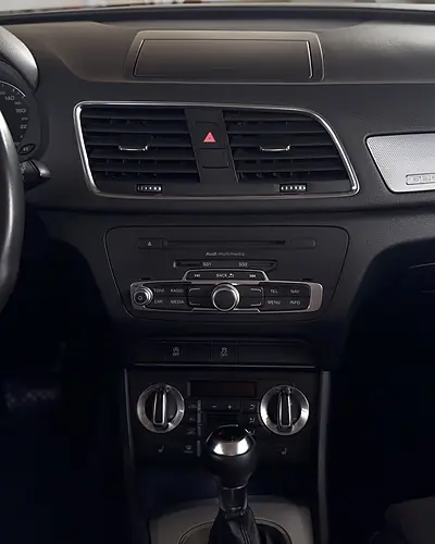 Audi Q3: Mittelkonsole und Schalthebel